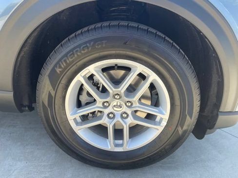 New 2026 Ford Explorer Active RWD image 30