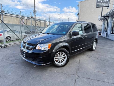 Used 2013 Dodge Grand Caravan SXT w/ UConnect Hands-Free Group image 1