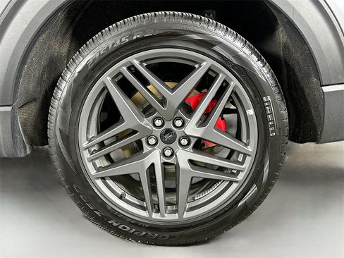 Used 2025 Ford Explorer ST-Line w/ ST-Line Street Pack image 32