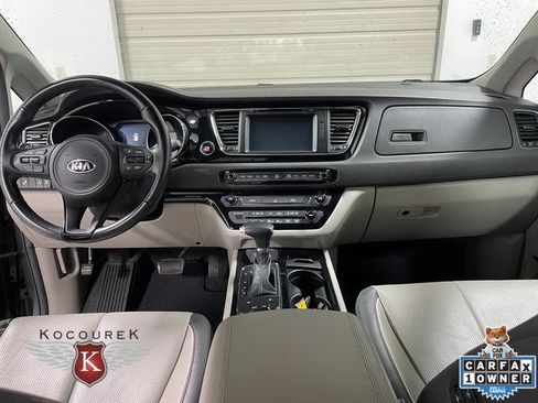 Used 2018 Kia Sedona SX FWD image 14