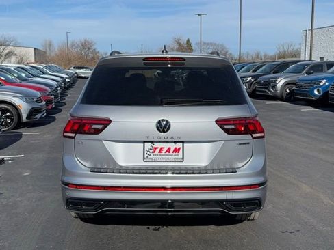 New 2024 Volkswagen Tiguan SE R-Line image 4