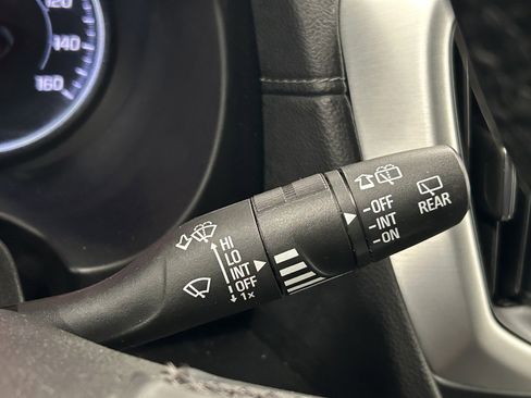 Used 2023 GMC Terrain SLT image 23