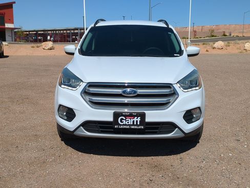 Used 2017 Ford Escape SE w/ Equipment Group 201A FWD image 8