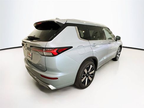 New 2026 Mitsubishi Outlander SEL FWD image 37