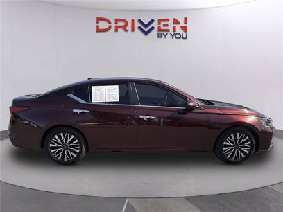 Used 2023 Nissan Altima 2.5 SV