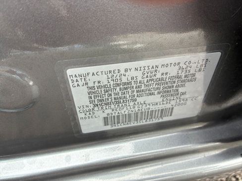 Used 2025 Nissan Versa SV FWD image 27