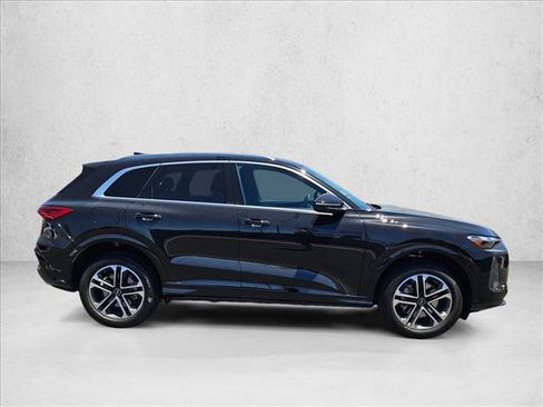 Used 2025 Audi Q5 Premium w/ Convenience Package AWD/4WD image 4