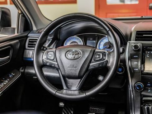 Used 2016 Toyota Camry SE FWD image 13