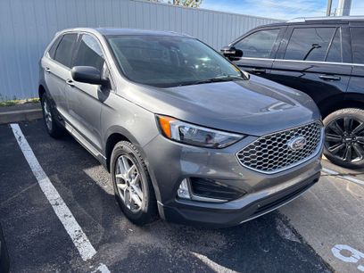 Used 2024 Ford Edge SEL w/ Convenience Package
