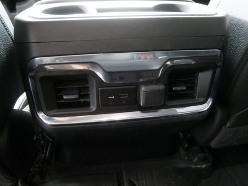 Used 2022 GMC Sierra 3500 Denali w/ Denali Ultimate Package image 22