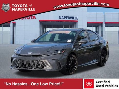 Certified 2025 Toyota Camry SE FWD image 1