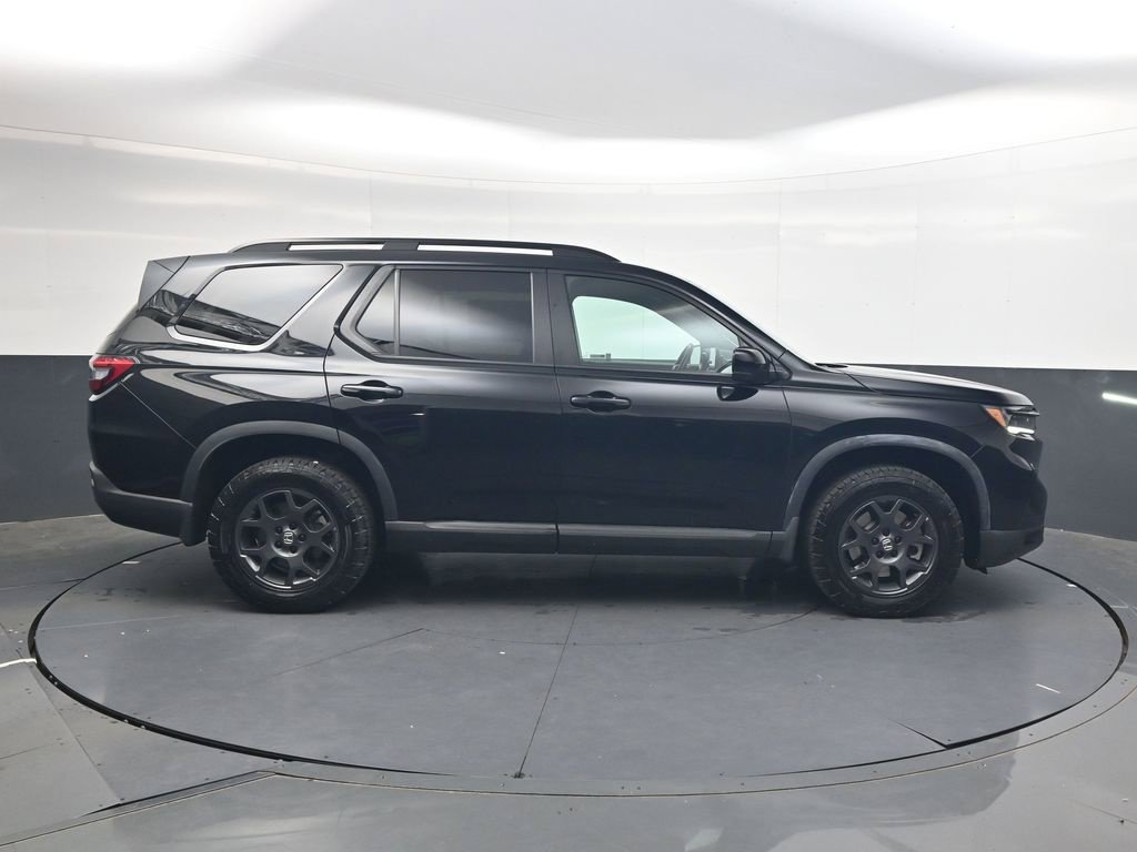 Used 2023 Honda Pilot TrailSport image 3