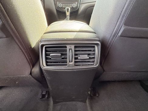 Certified 2019 Nissan Rogue SV image 20