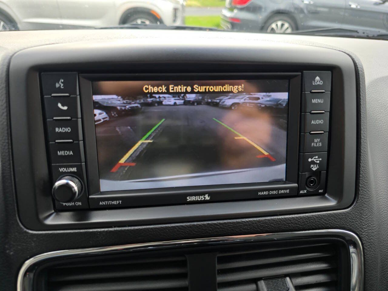 Used 2018 Dodge Grand Caravan SE w/ UConnect Hands-Free Group FWD image 18