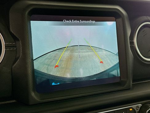 Used 2022 Jeep Wrangler Sahara w/ Cold Weather Group image 23