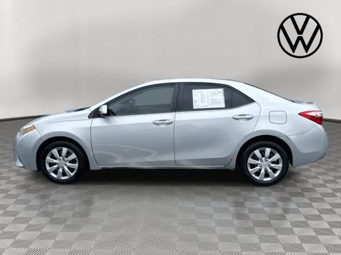 Used 2015 Toyota Corolla LE image 6