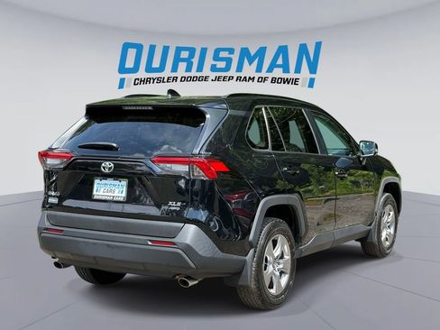 Used 2022 Toyota RAV4 XLE w/ Convenience Package AWD/4WD image 2