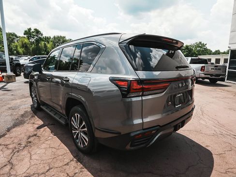 Used 2022 Lexus LX 600 4WD w/ Appearance Package image 4
