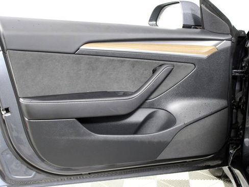 Used 2023 Tesla Model 3 Standard Range image 5