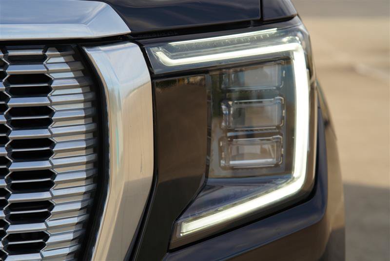 Used 2021 GMC Yukon Denali w/ Denali Premium Package AWD/4WD image 31