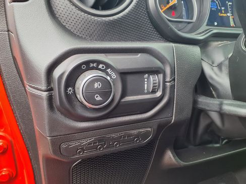 Used 2024 Jeep Gladiator Mojave w/ Convenience Group image 16