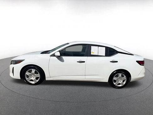 Used 2025 Nissan Sentra S FWD image 9
