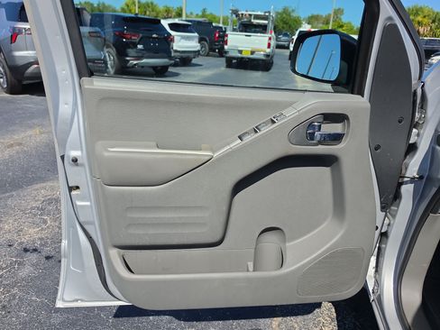 Used 2019 Nissan Frontier SV w/ Value Truck Package RWD image 17