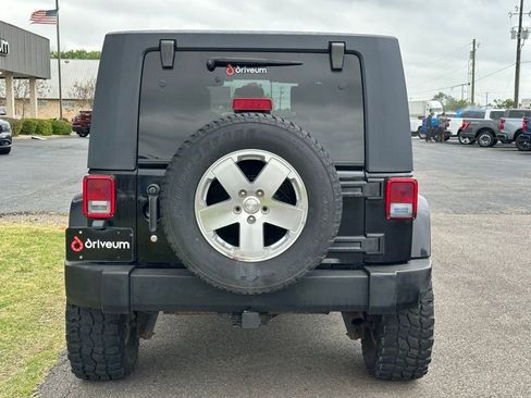Used 2008 Jeep Wrangler Unlimited Sahara w/ Trailer Tow Group AWD/4WD image 5