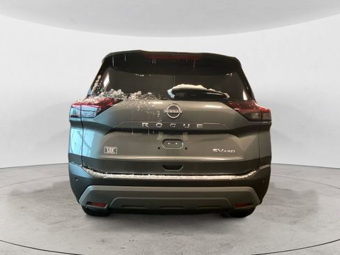 Used 2023 Nissan Rogue SV image 5