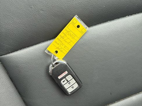 Used 2022 Honda Pilot Touring image 32