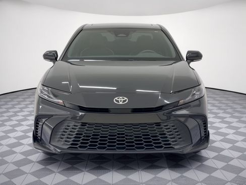Used 2025 Toyota Camry SE w/ Convenience Package FWD image 6