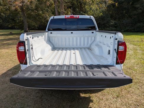 Used 2024 GMC Canyon Elevation w/ Convenience Package image 13