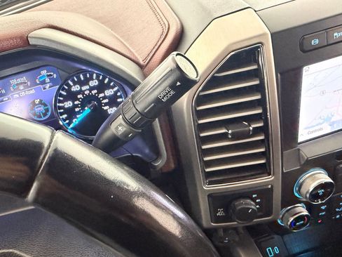 Used 2021 Ford F250 Platinum w/ FX4 Off-Road Package image 35