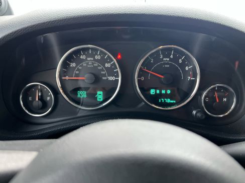 Used 2012 Jeep Wrangler Unlimited Sport image 18