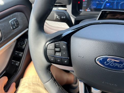 New 2026 Ford Explorer Platinum RWD image 31