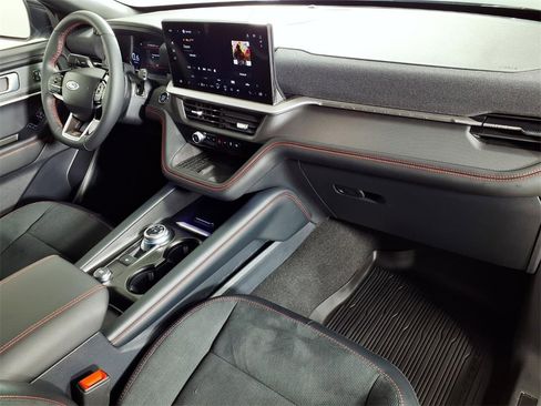 Used 2025 Ford Explorer ST image 13