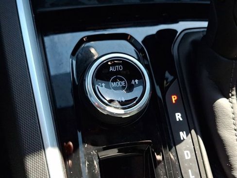 Used 2024 Chevrolet Colorado Trail Boss w/ Technology Package image 28