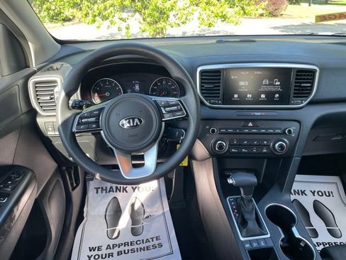 Used 2022 Kia Sportage LX AWD/4WD image 13