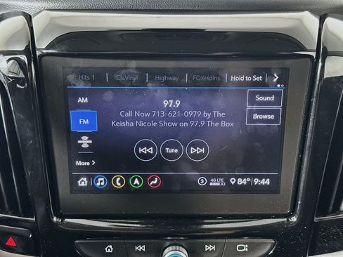 Used 2020 Chevrolet Traverse LT w/ LT Premium Package FWD image 21