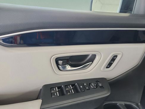 Used 2025 Honda Pilot Touring image 16