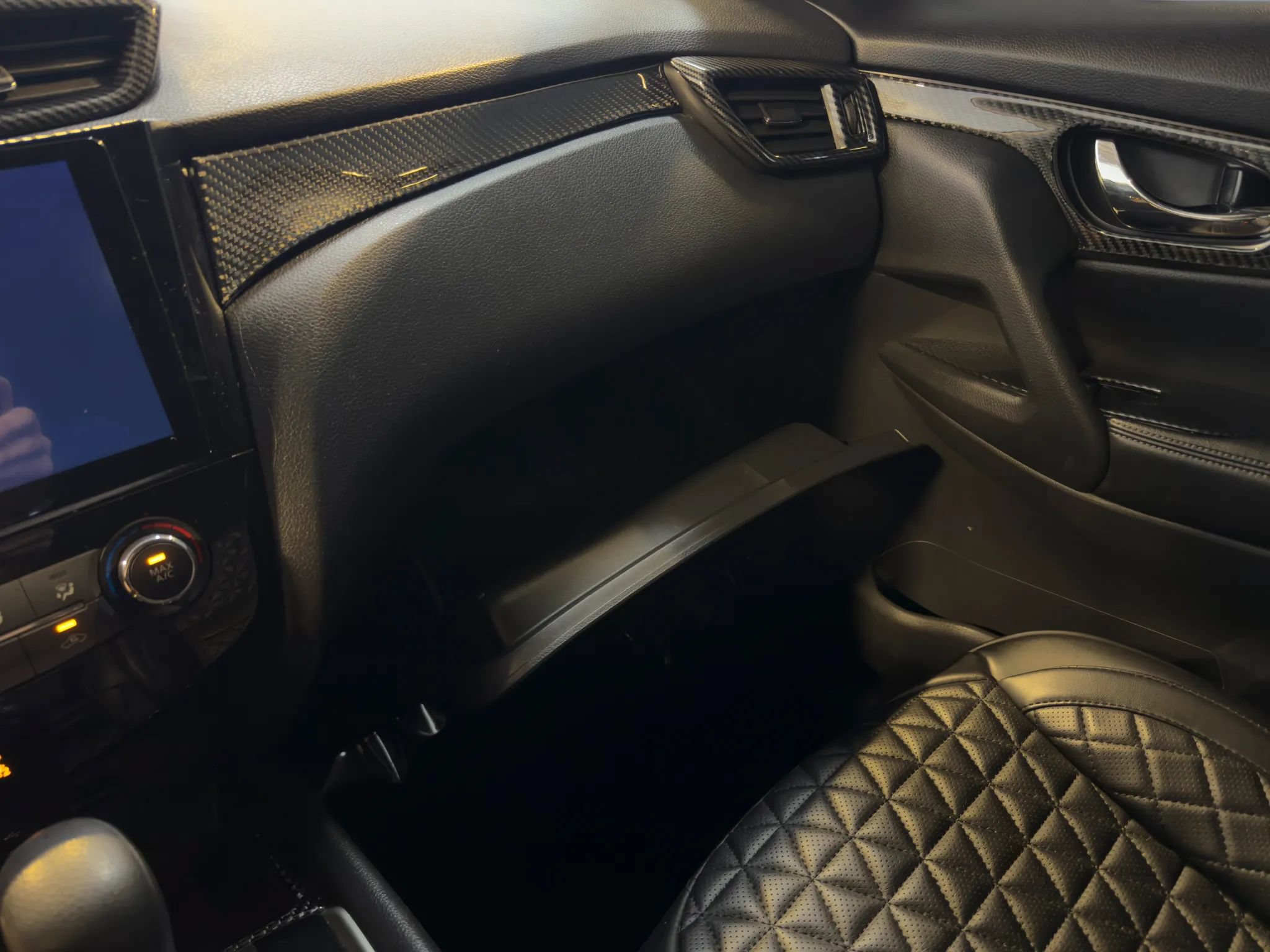 Used 2015 Nissan Rogue S AWD/4WD image 17