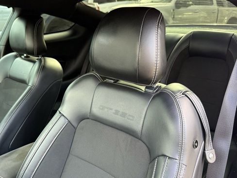 Used 2017 Ford Mustang Shelby GT350 image 2