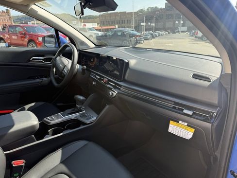 New 2026 Kia Sportage EX w/ EX Panorama Roof Package image 17