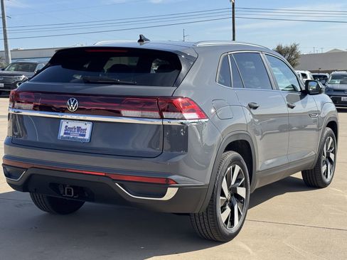 New 2026 Volkswagen Atlas Cross Sport SE FWD image 5