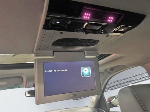 Used 2018 Chevrolet Tahoe LT image 24