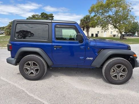 Used 2018 Jeep Wrangler Sport S image 4
