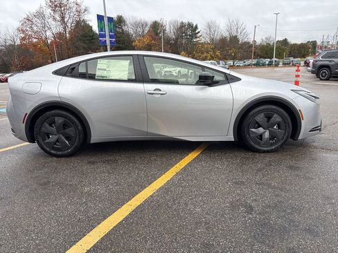 New 2026 Toyota Prius Plug-In Hybrid image 4