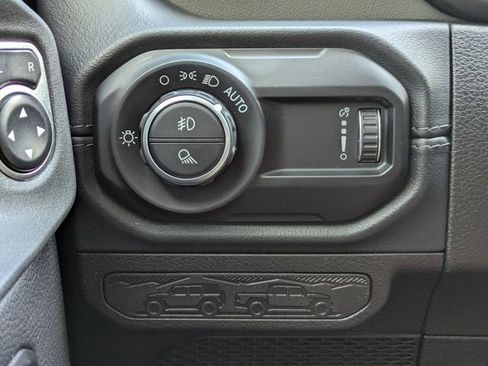 Used 2024 Jeep Gladiator Mojave w/ Safety Group AWD/4WD image 28