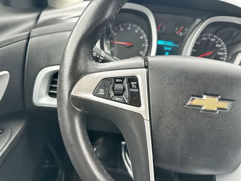 Used 2017 Chevrolet Equinox LT w/ Convenience Package image 28