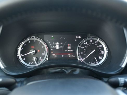 Used 2022 Toyota Highlander XLE FWD image 17